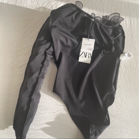Zara Limited Edition Black BodySuit One Shoulder with Frills Size Medium New - Picture 3 of 5